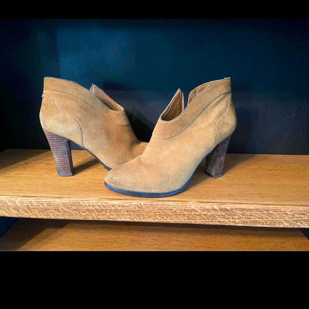 Crown vintage suede ankle boots, size 8